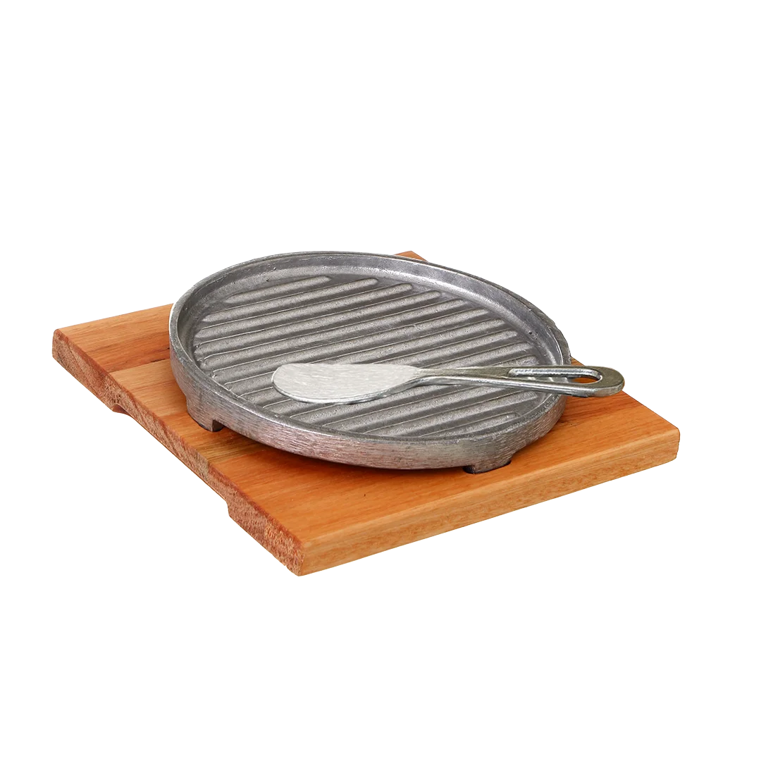 Round BBQ Board with Cast Plate and Spatula